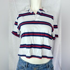 Crop‎ collar shirt
